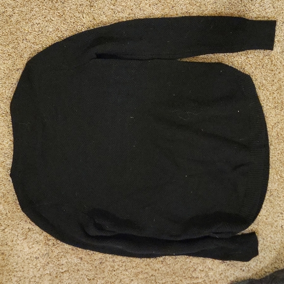 Solid Black Knit GAP Sweater - S - Picture 4 of 5